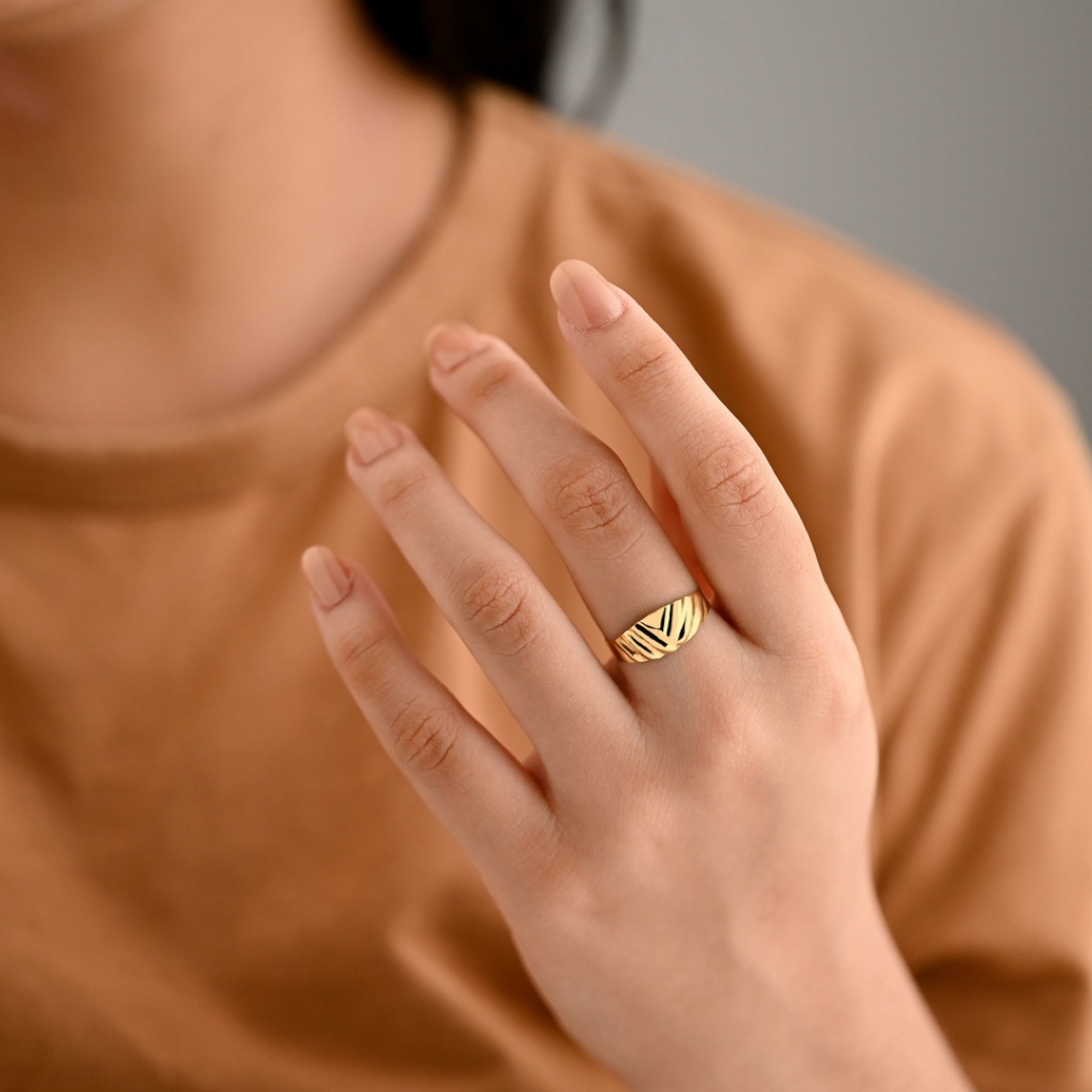 ANILLO DE ORO 18K - 01