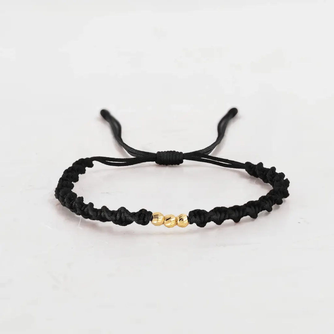 PULSERA DE HILO TEJIDA CON 3 BALINES DIAMANTADOS - 05