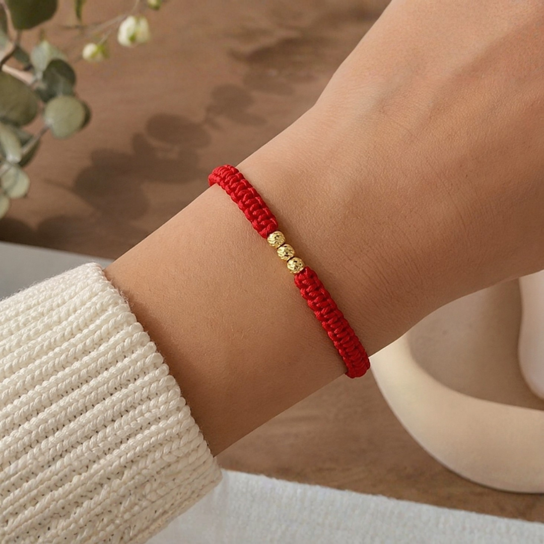 PULSERA DE HILO TEJIDA CON 3 BALINES DIAMANTADOS - 01