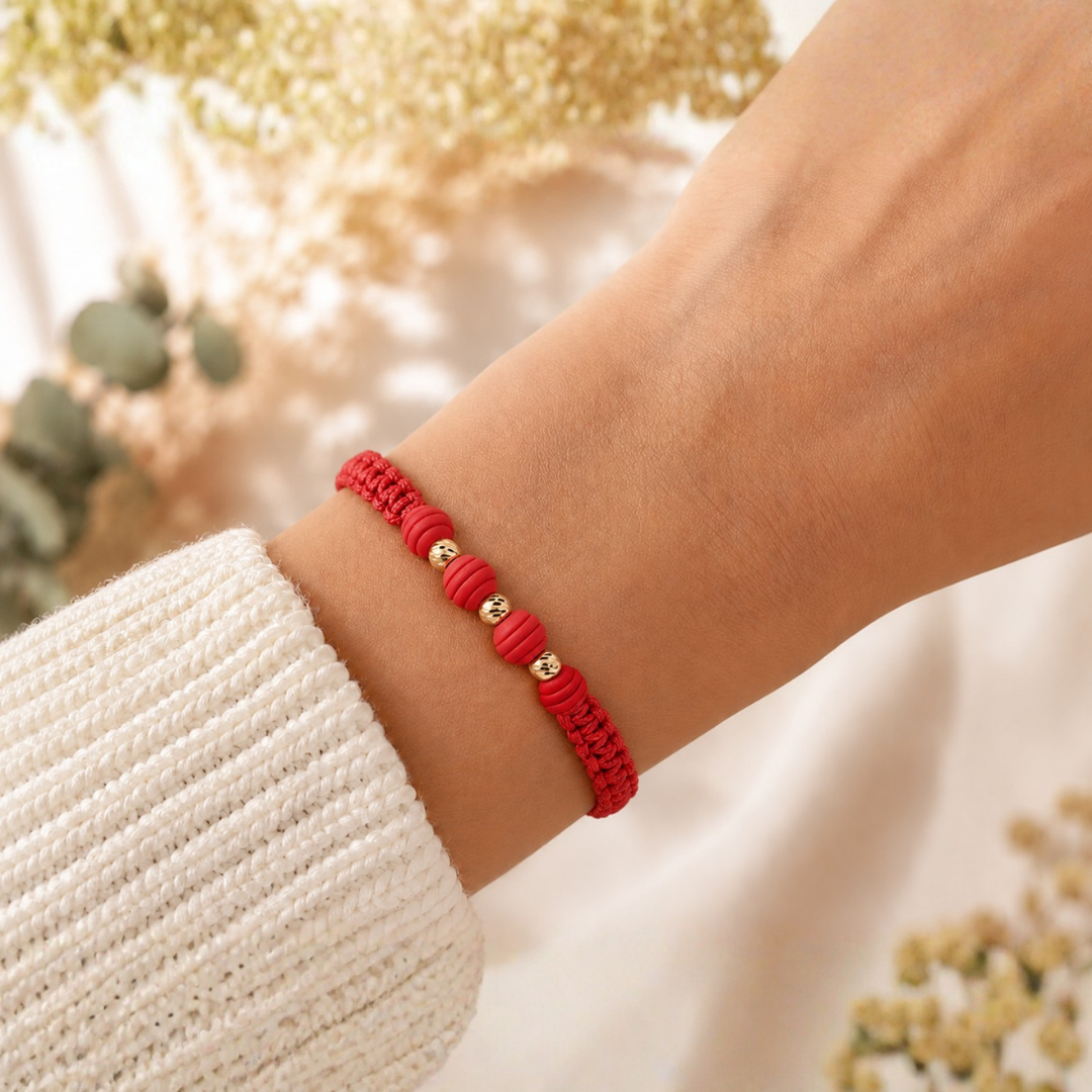 PULSERA DE HILO TEJIDA CON 3 BALINES DIAMANTADOS - 02